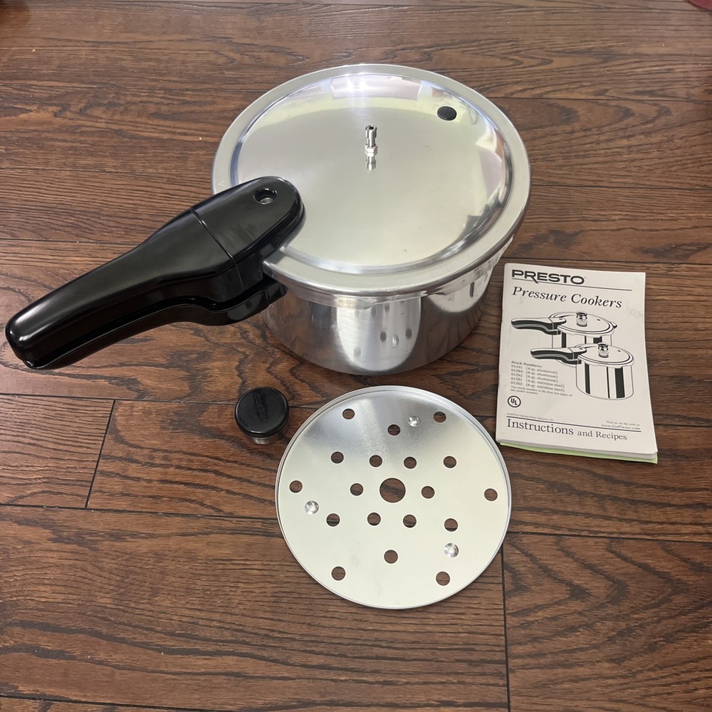 EUC Presto 4-Quart Aluminum Pressure Cooker, Stove Top Fast Cooking Pot Rack